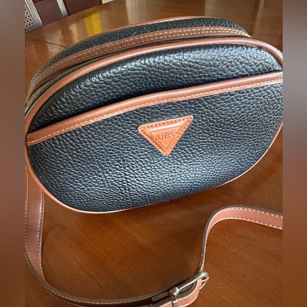 Vintage GUESS 90s Crossbody Camera Bag Black Brown Pebbled Faux Leather